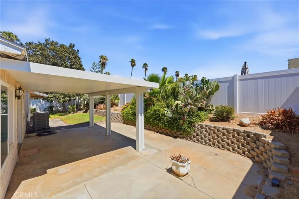2877 Sulky Court Riverside, CA 92504