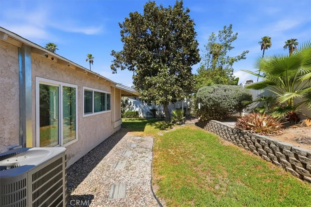 2877 Sulky Court Riverside, CA 92504
