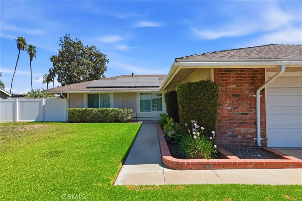 2877 Sulky Court Riverside, CA 92504