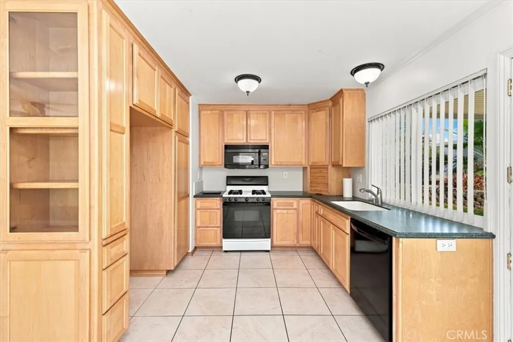 2877 Sulky Court Riverside, CA 92504