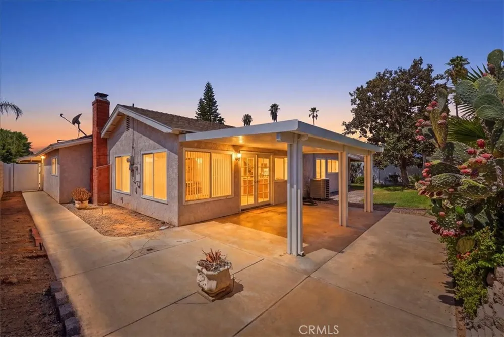 2877 Sulky Court Riverside, CA 92504