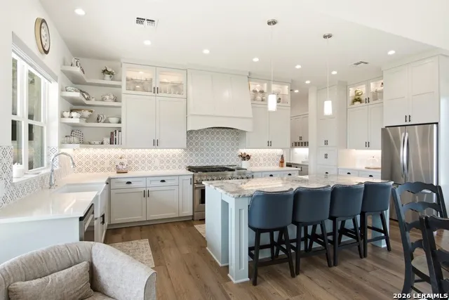 812 PLEASANT VALLEY DR Boerne, TX 78006
