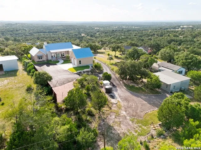 812 PLEASANT VALLEY DR Boerne, TX 78006