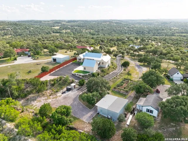 812 PLEASANT VALLEY DR Boerne, TX 78006
