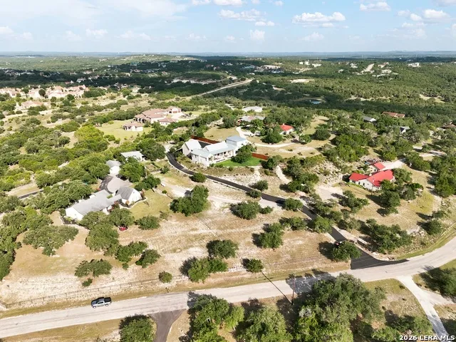812 PLEASANT VALLEY DR Boerne, TX 78006
