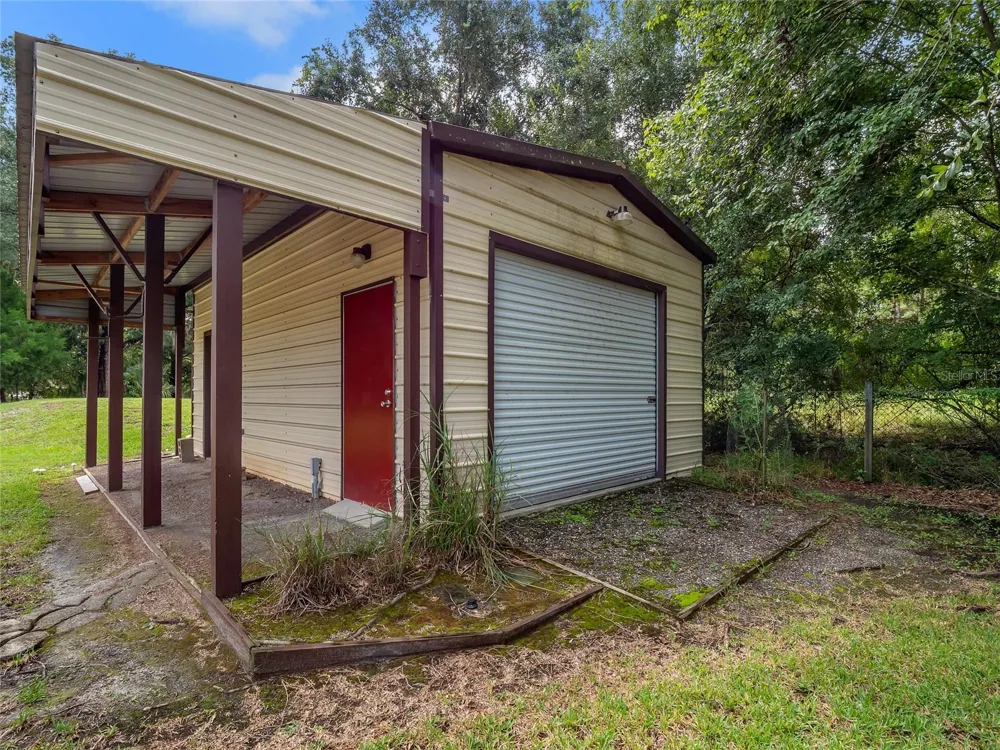 7716 PINE LANDS DRIVE Wesley Chapel, FL 33544