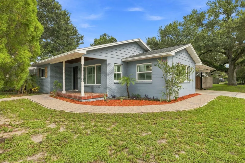 2001 E HANNA AVENUE Tampa, FL 33610