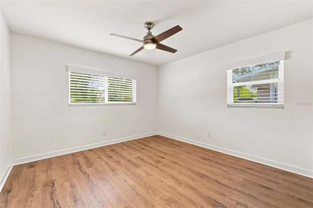 2001 E HANNA AVENUE Tampa, FL 33610