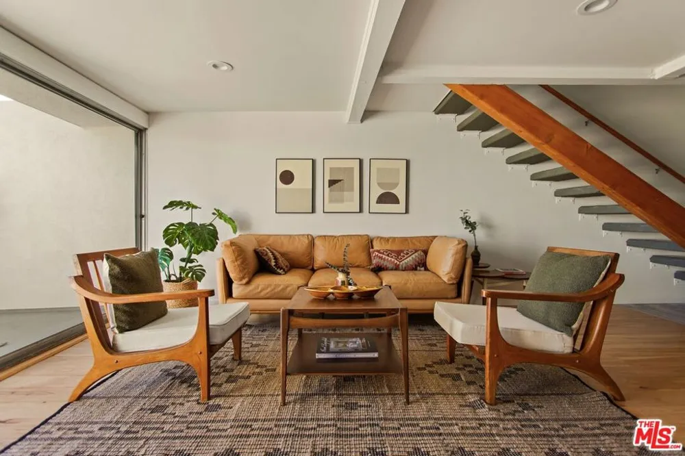 1701 Clinton Street #321 Los Angeles, CA 90026
