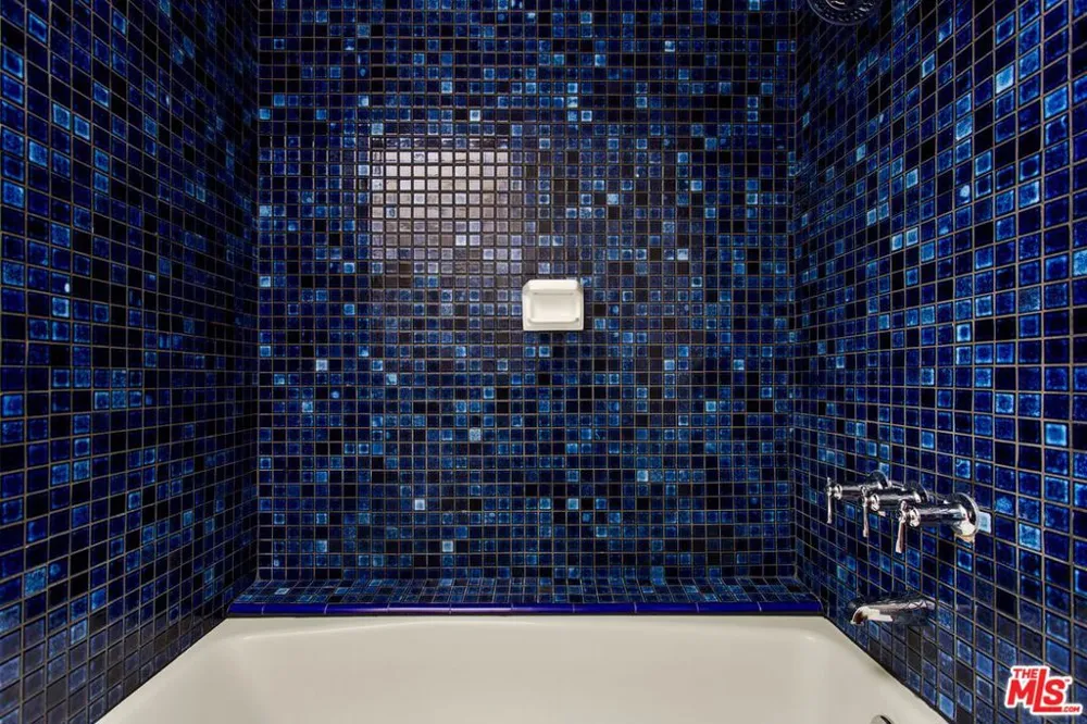 1701 Clinton Street #321 Los Angeles, CA 90026