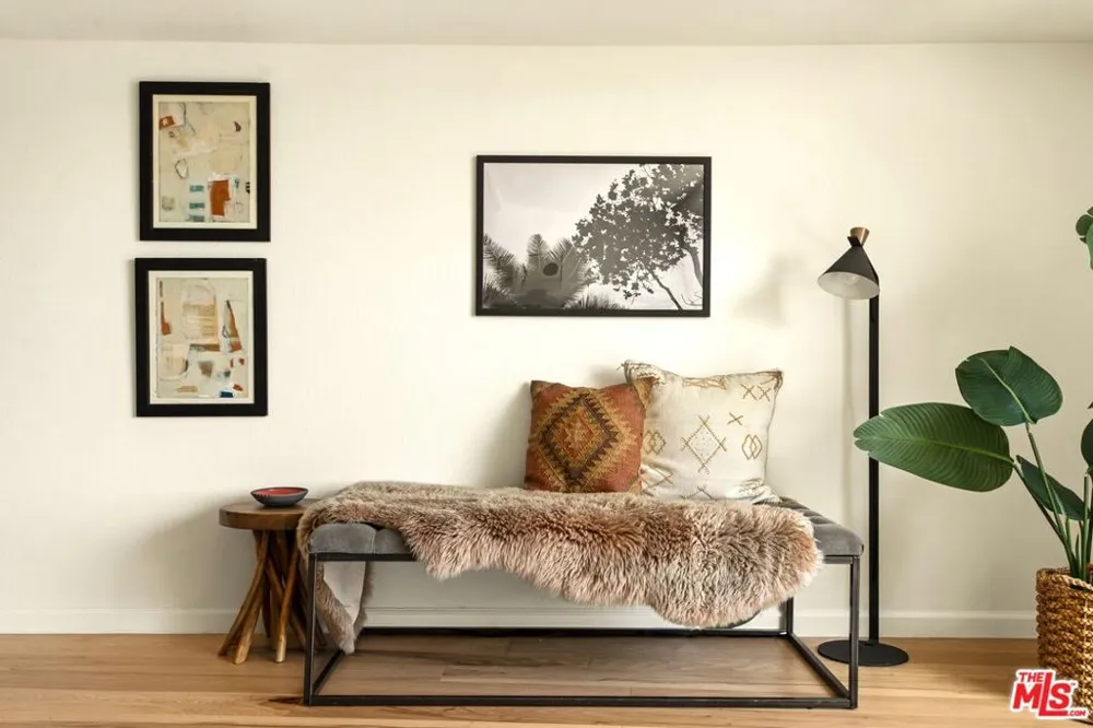1701 Clinton Street #321 Los Angeles, CA 90026