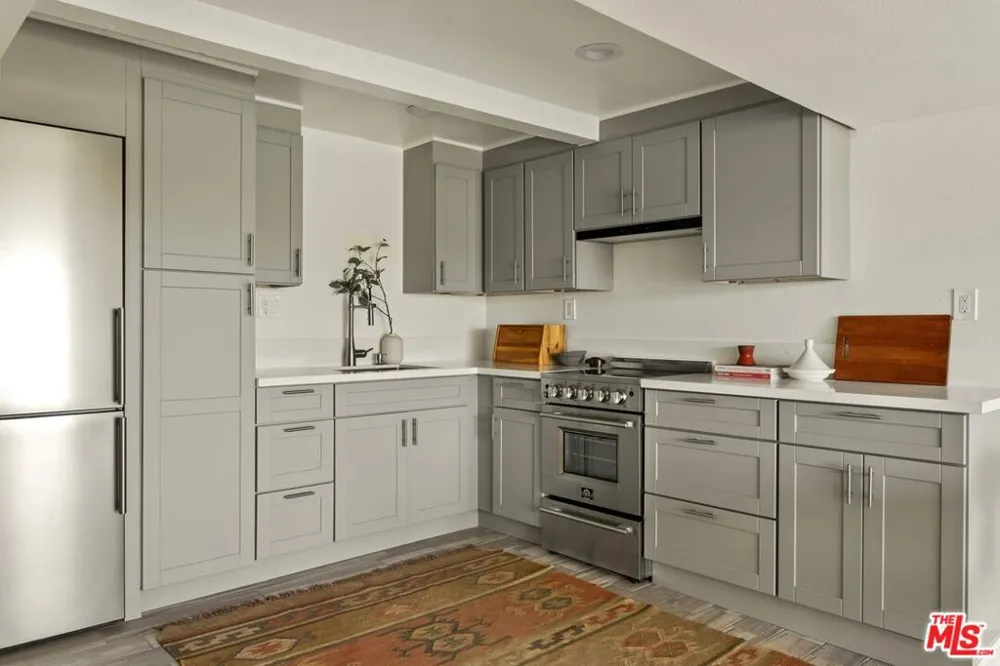 1701 Clinton Street #321 Los Angeles, CA 90026