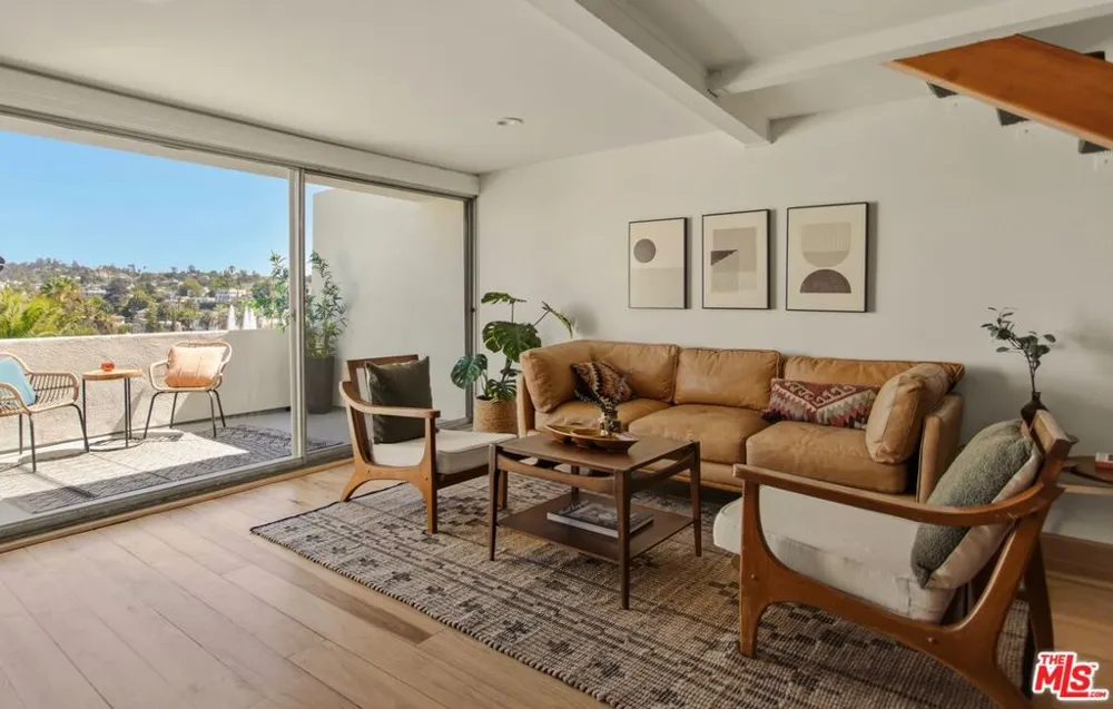 1701 Clinton Street #321 Los Angeles, CA 90026