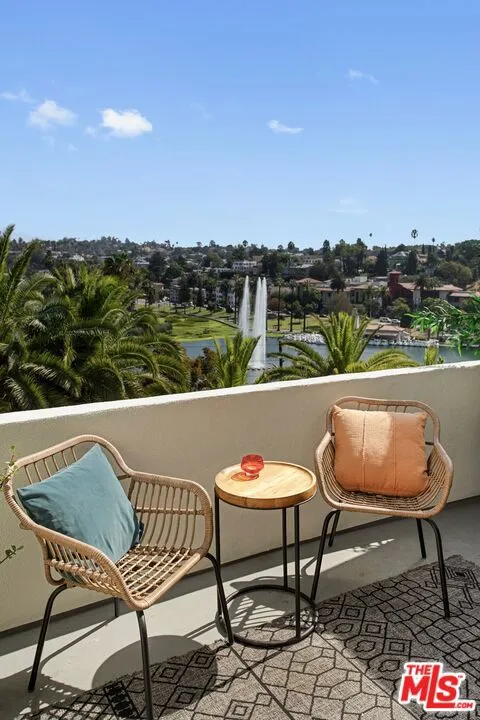 1701 Clinton Street #321 Los Angeles, CA 90026