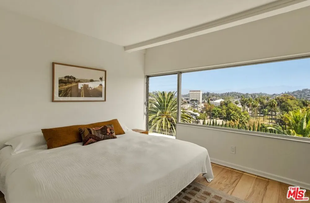 1701 Clinton Street #321 Los Angeles, CA 90026