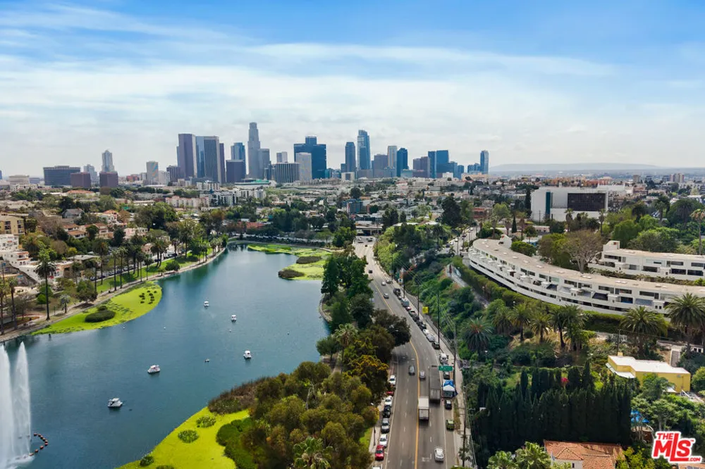 1701 Clinton Street #321 Los Angeles, CA 90026