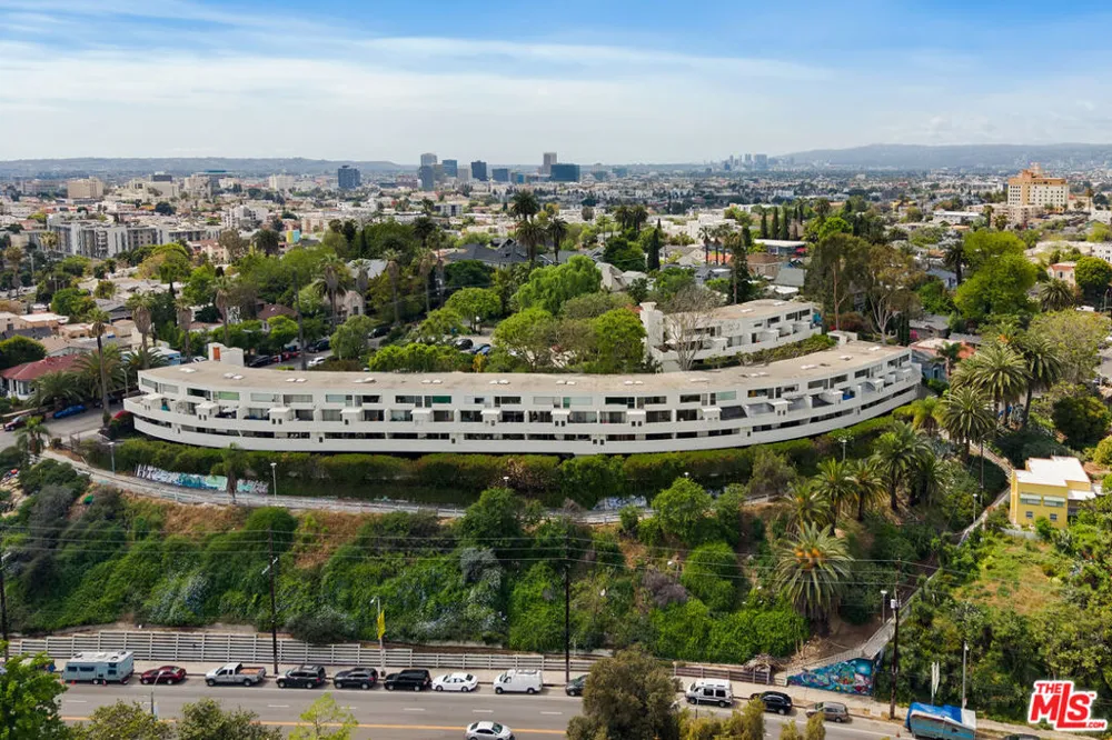 1701 Clinton Street #321 Los Angeles, CA 90026