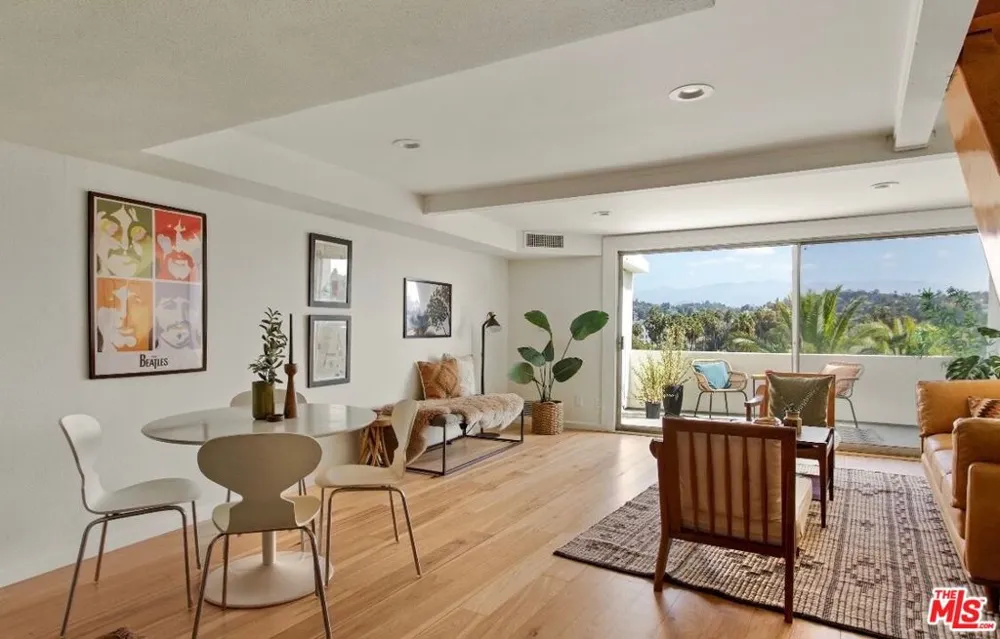 1701 Clinton Street #321 Los Angeles, CA 90026