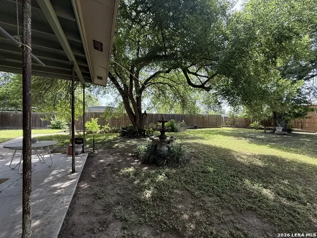 100 Hazel Ave Three Rivers, TX 78071