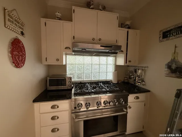 100 Hazel Ave Three Rivers, TX 78071