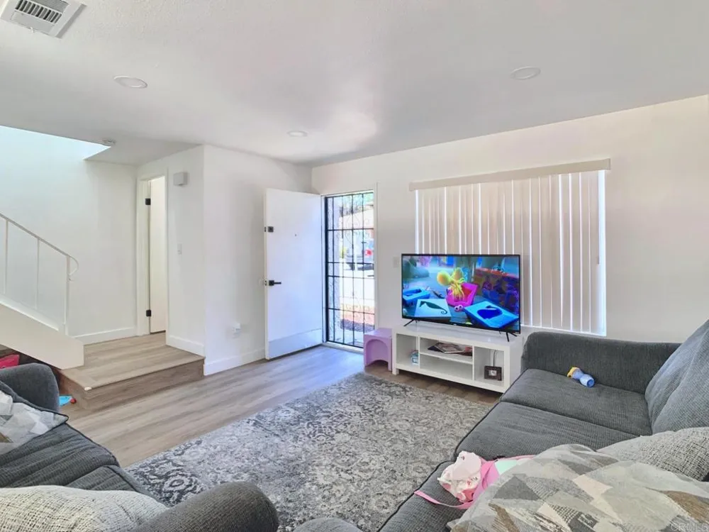 319 Sun Court El Cajon, CA 92021