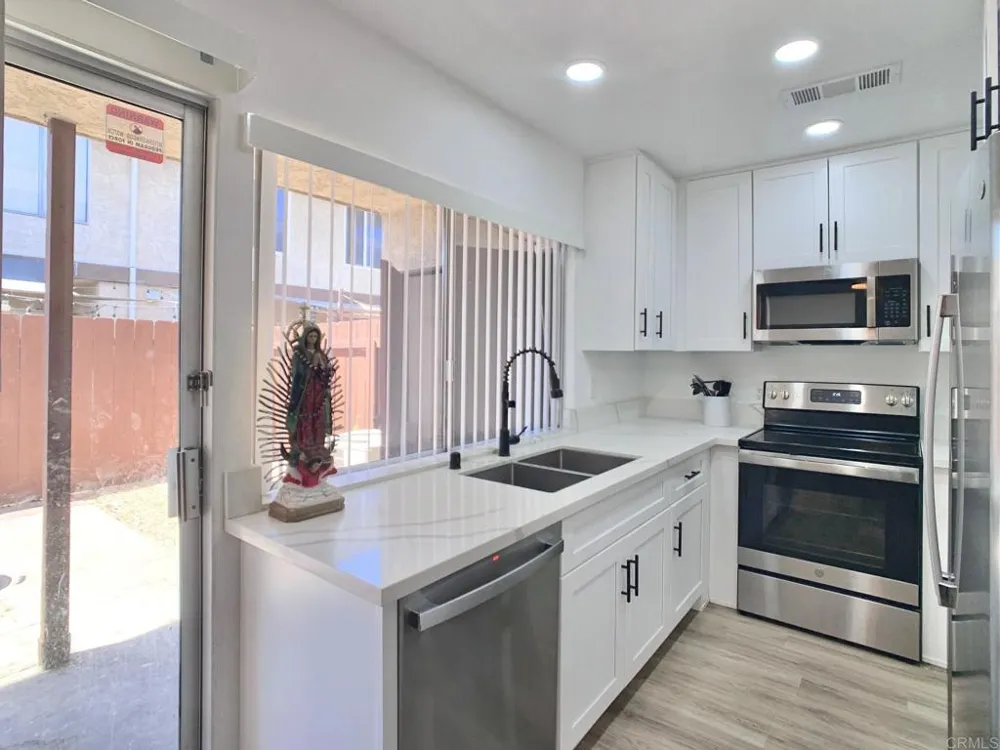 319 Sun Court El Cajon, CA 92021