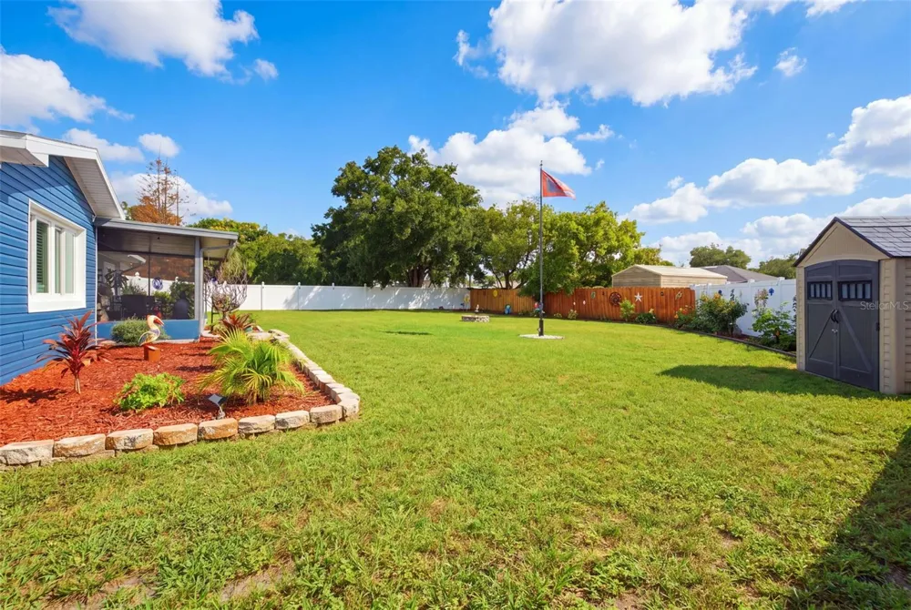 5325 JAMES ROAD Fruitland Park, FL 34731