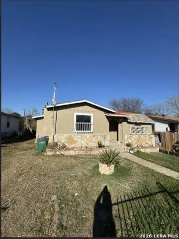 627 BEXAR DR San Antonio, TX 78228