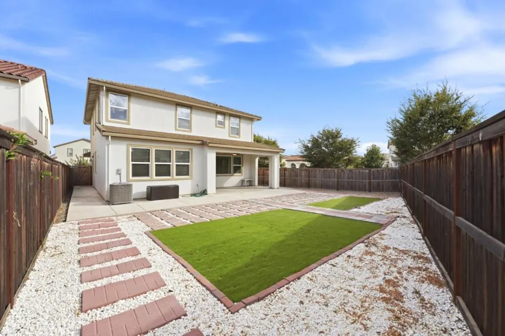 10068 Carinata Drive Elk Grove, CA 95757