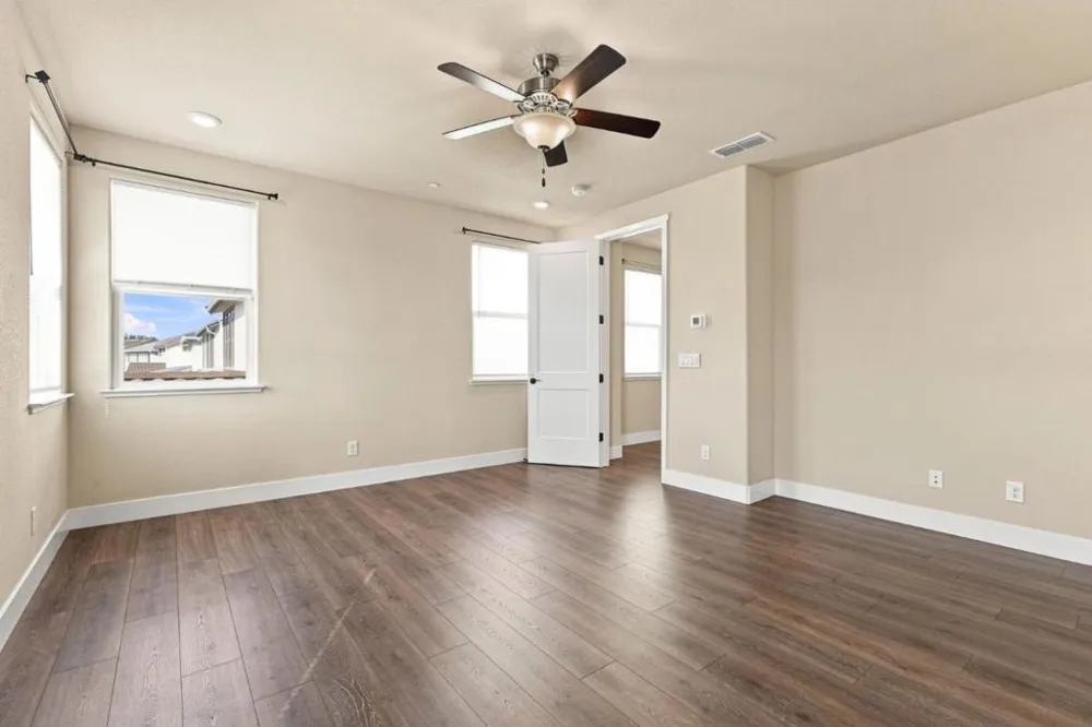 10068 Carinata Drive Elk Grove, CA 95757