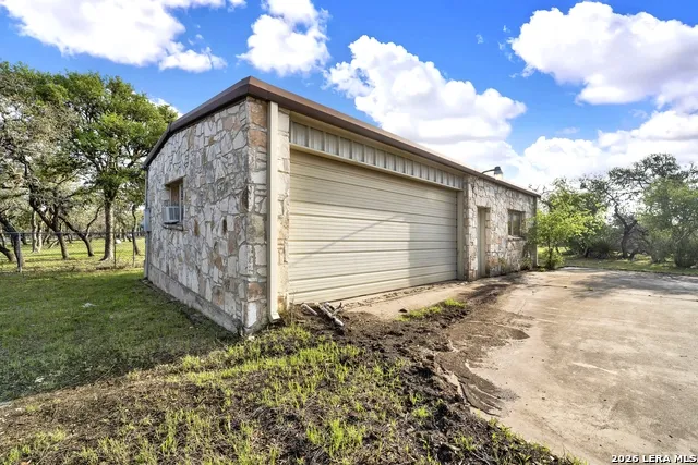 306 ROLLING OAKS LN San Antonio, TX 78253