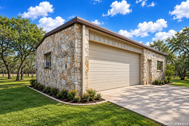 306 ROLLING OAKS LN San Antonio, TX 78253