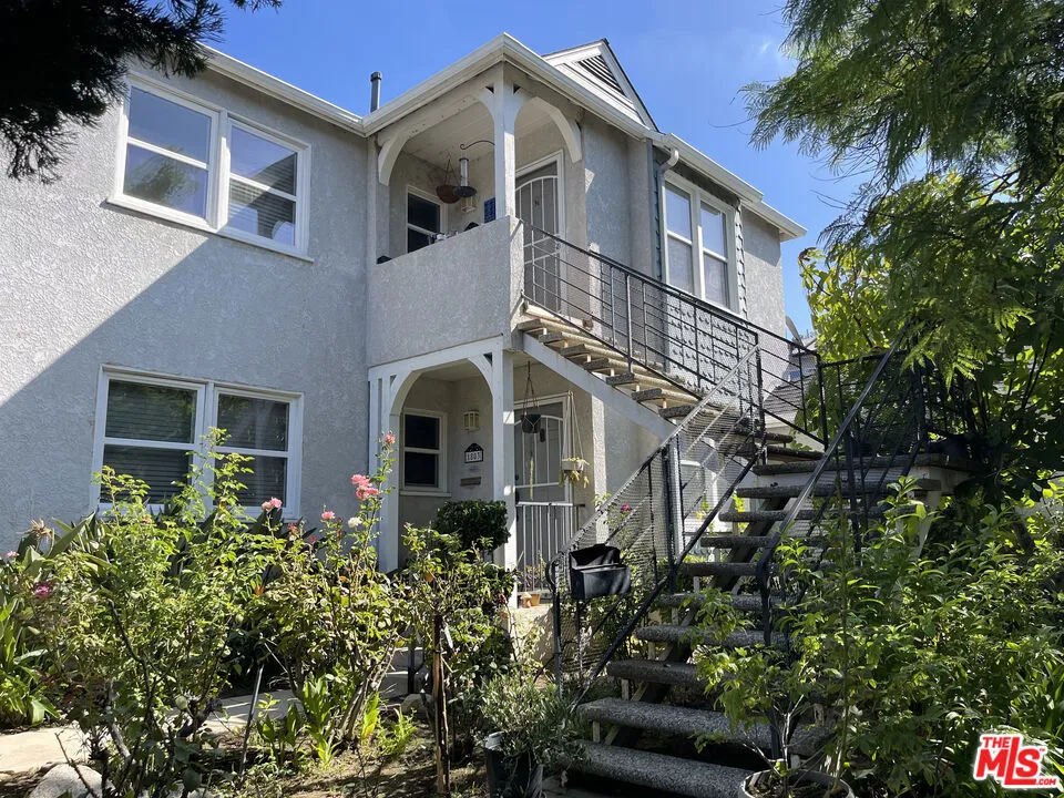 1801 Hillside Drive Glendale, CA 91208