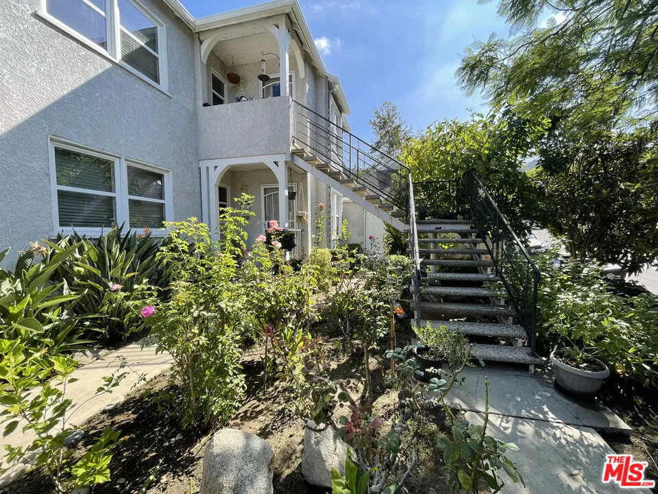 1801 Hillside Drive Glendale, CA 91208