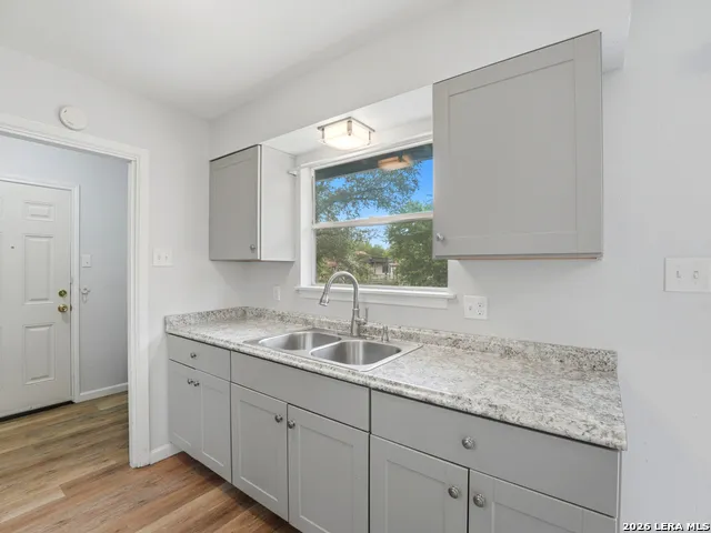 147 Fair Valley San Antonio, TX 78227