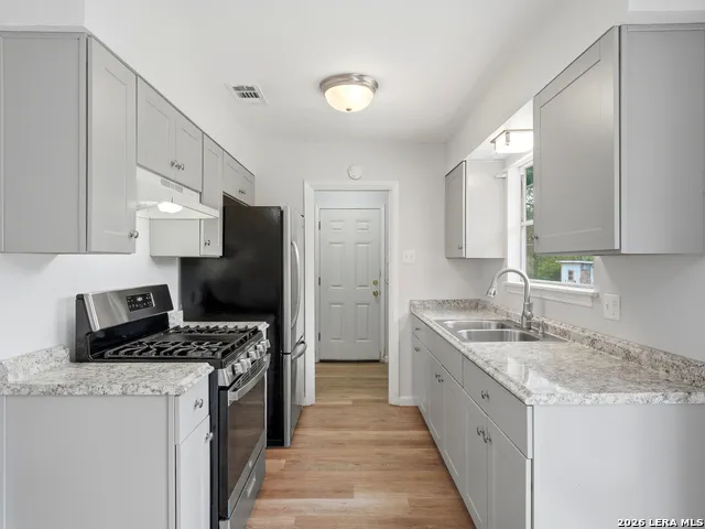 147 Fair Valley San Antonio, TX 78227