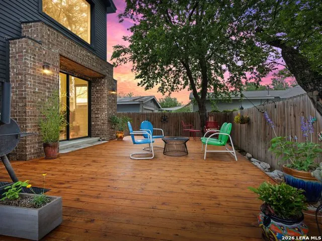 1119 DAWSON ST San Antonio, TX 78202