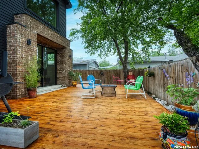 1119 DAWSON ST San Antonio, TX 78202
