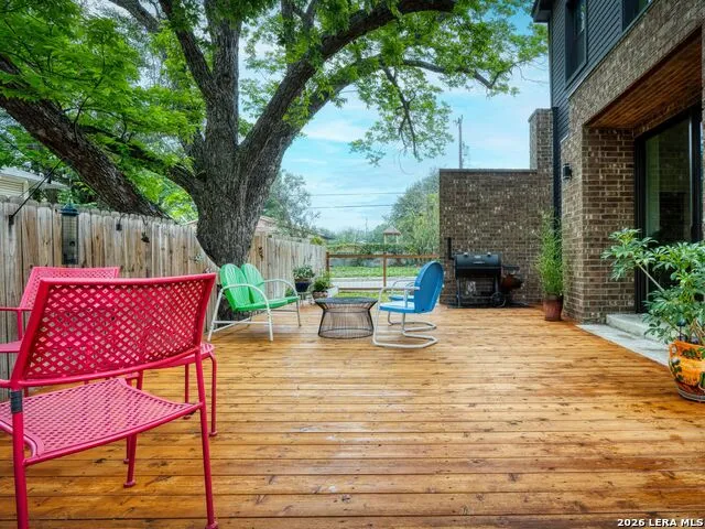 1119 DAWSON ST San Antonio, TX 78202