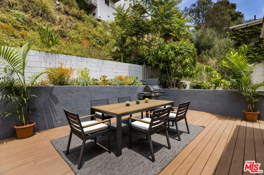 2426 Cazaux Place Los Angeles, CA 90068