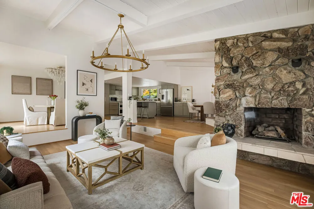 2426 Cazaux Place Los Angeles, CA 90068