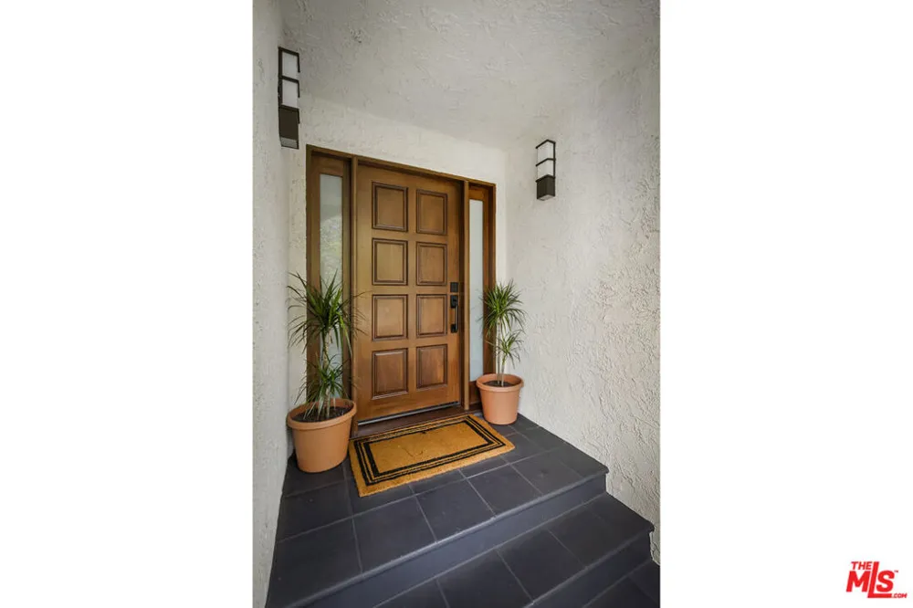 2426 Cazaux Place Los Angeles, CA 90068