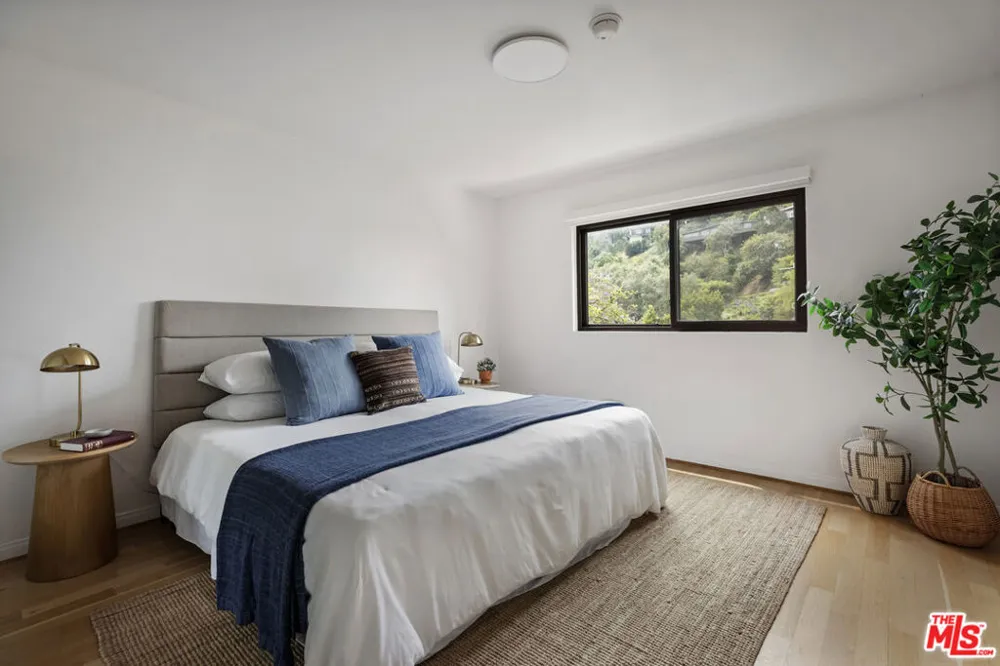 2426 Cazaux Place Los Angeles, CA 90068