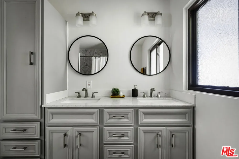 2426 Cazaux Place Los Angeles, CA 90068