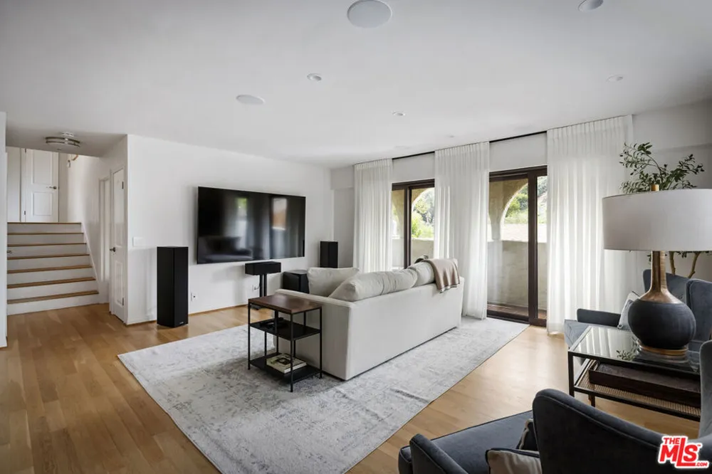 2426 Cazaux Place Los Angeles, CA 90068