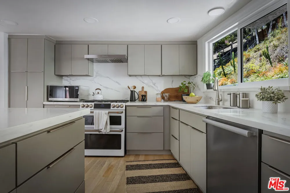 2426 Cazaux Place Los Angeles, CA 90068