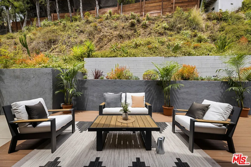 2426 Cazaux Place Los Angeles, CA 90068