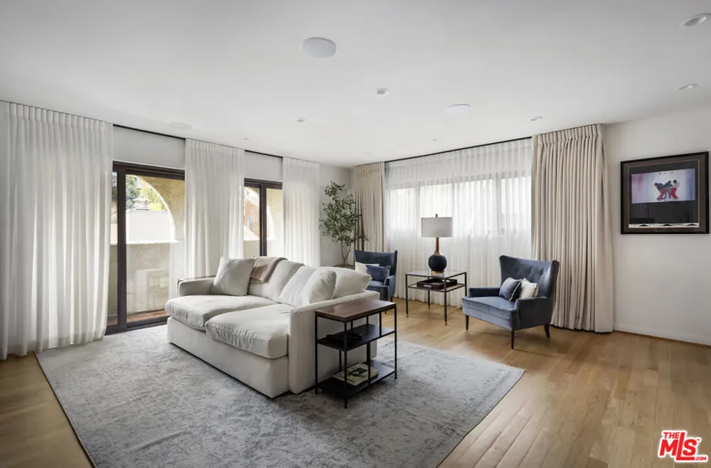 2426 Cazaux Place Los Angeles, CA 90068