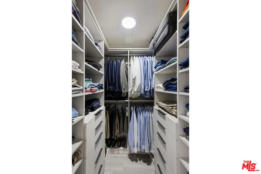 2426 Cazaux Place Los Angeles, CA 90068