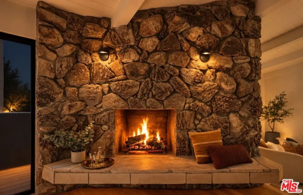 2426 Cazaux Place Los Angeles, CA 90068